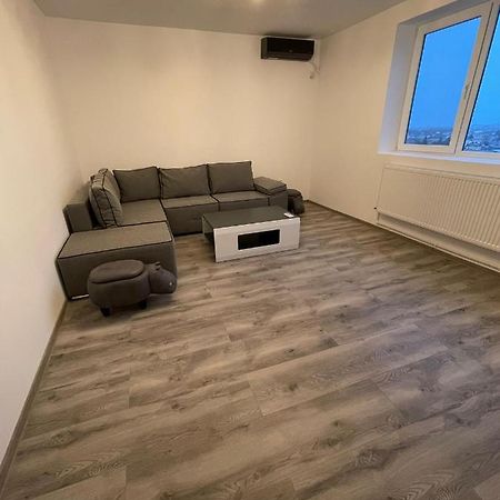Apartament 55Mp In Centru Orasului Giurgiu Exterior foto