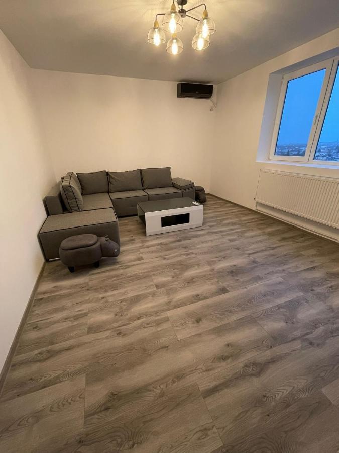 Apartament 55Mp In Centru Orasului Giurgiu Exterior foto