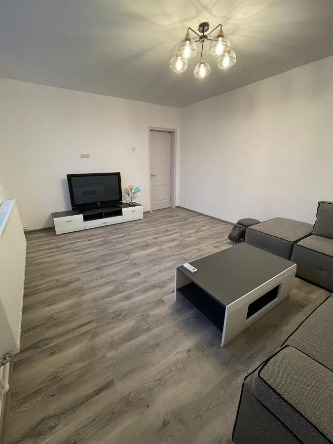 Apartament 55Mp In Centru Orasului Giurgiu Exterior foto